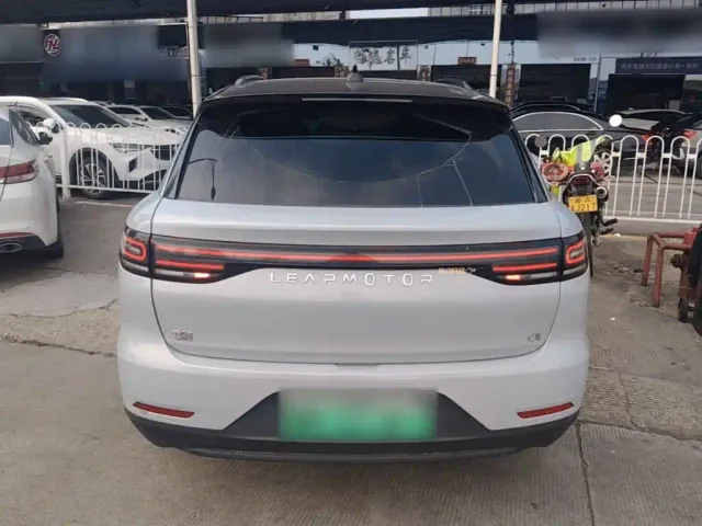Leapmotor C11 — Фото автомобиля 5