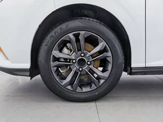 Dongfeng Yixuan — Фото автомобиля 17