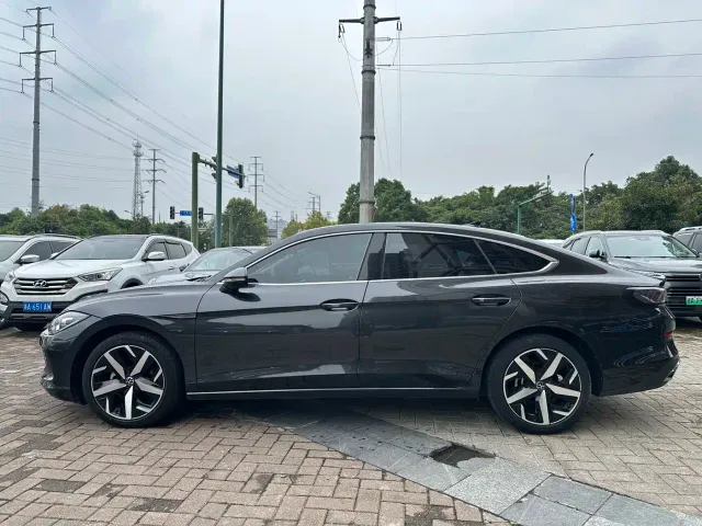 Volkswagen Lamando — Фото автомобиля 4
