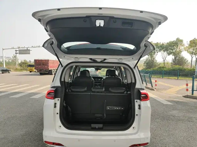GAC Trumpchi M6 — Фото автомобиля 18