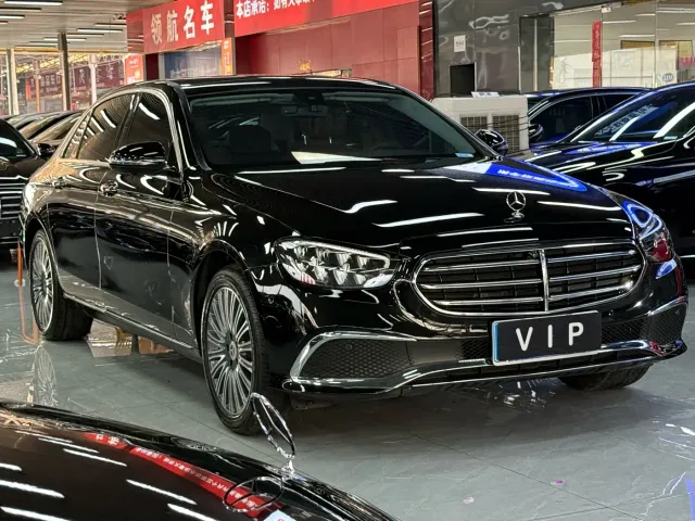 Mercedes-Benz E-Class — Фото автомобиля 3