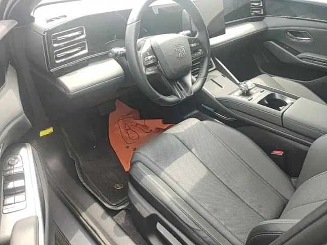 BYD Qin L — Фото автомобиля 15