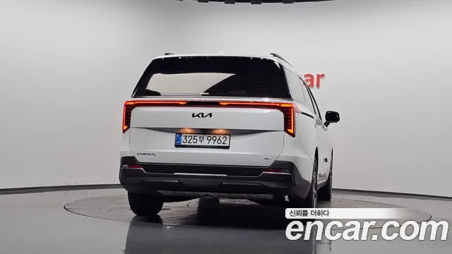 Kia Canival — Фото автомобиля 2