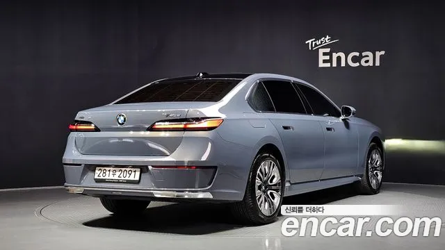 BMW 7 Series G70 — Фото автомобиля 2