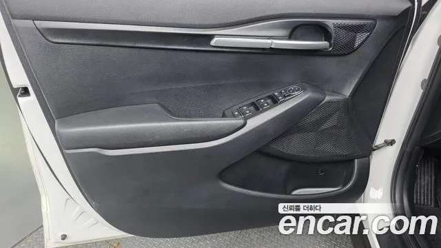 Kia Seltos New — Фото автомобиля 24