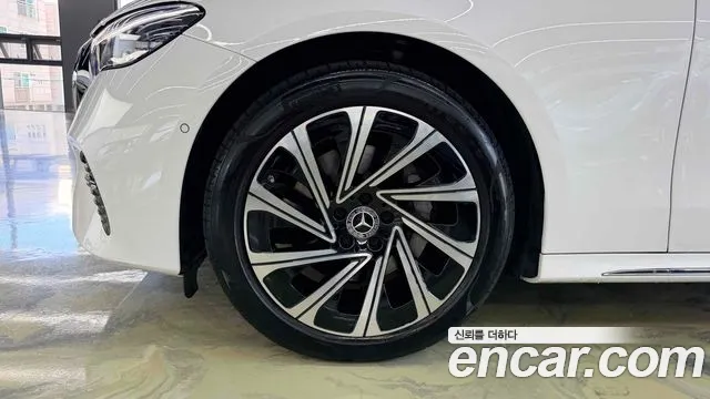 Mercedes-Benz E-Class W214 — Фото автомобиля 3