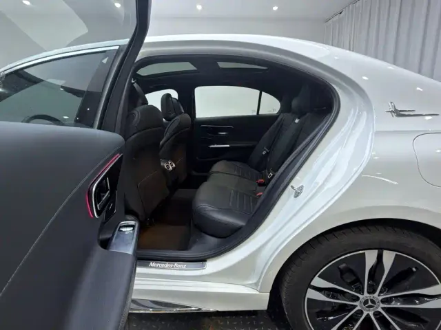 Mercedes-Benz C-Class — Фото автомобиля 13