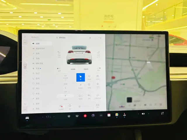 Tesla Model X — Фото автомобиля 22