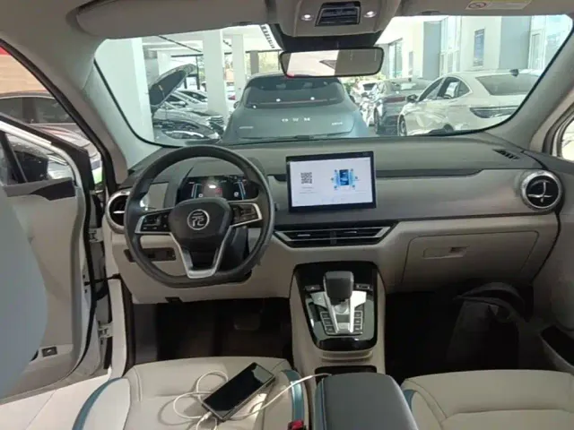 BYD Yuan Pro — Фото автомобиля 9