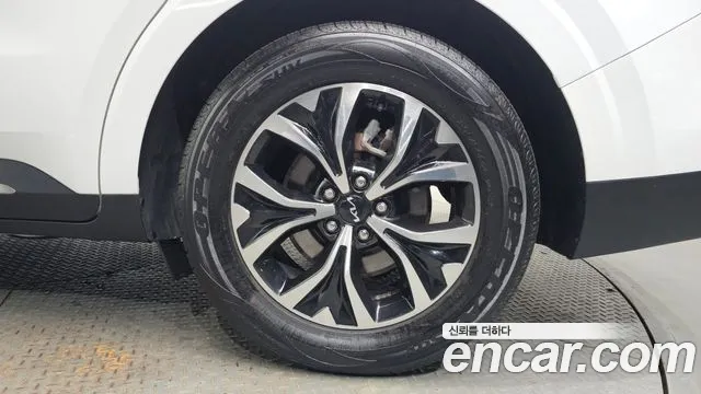Kia Carnival — Фото автомобиля 6