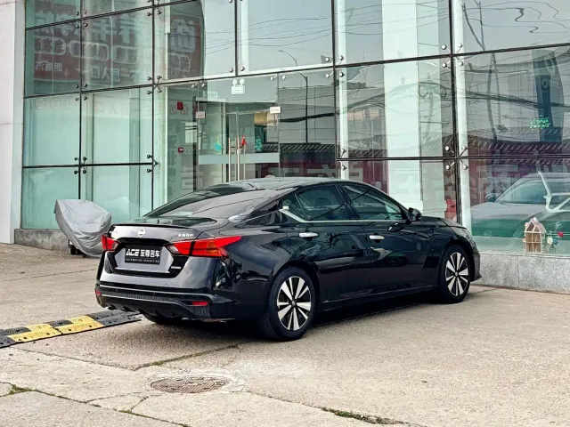 Nissan Teana — Фото автомобиля 4