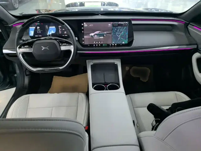 Xpeng P7 — Фото автомобиля 9