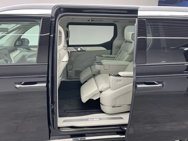 Volvo EM90 — Фото автомобиля 17