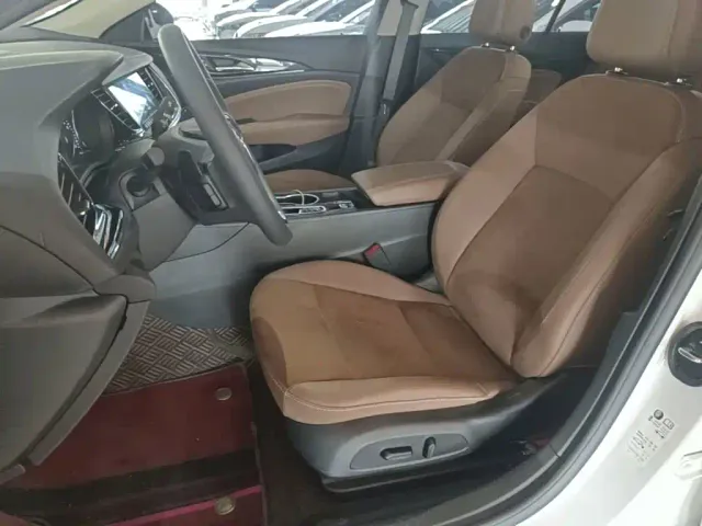 Buick Regal — Фото автомобиля 14