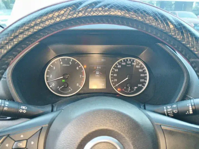 Nissan Sylphy — Фото автомобиля 3