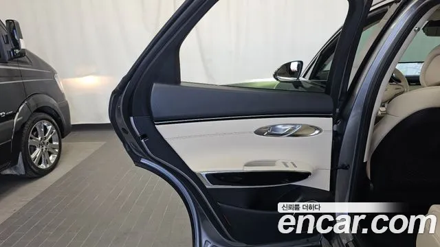 Genesis GV70 — Фото автомобиля 14