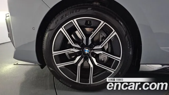BMW 7-Series 7 серия (G70) 740i sDrive M Sport — Фото автомобиля 5