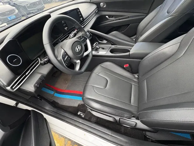 Hyundai Elantra — Фото автомобиля 6