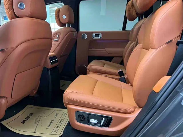 Li Auto L9 — Фото автомобиля 17