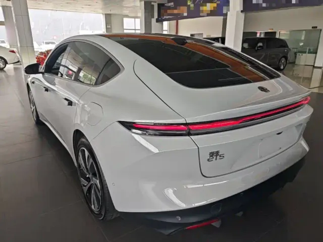 Nio ET5 — Фото автомобиля 4