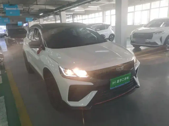 Geely Binyue — Фото автомобиля 3