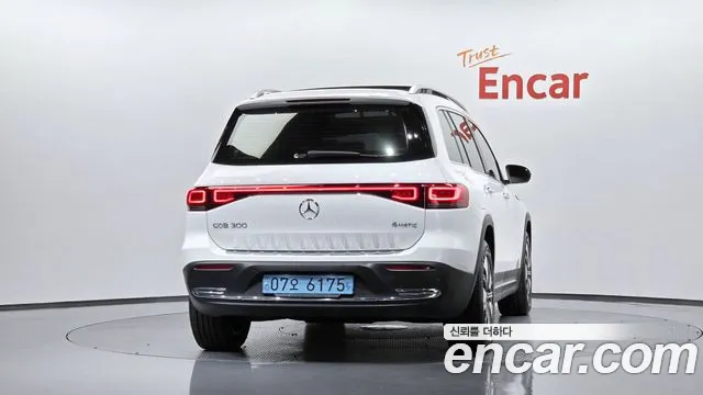 Mercedes-Benz EQB X243 — Фото автомобиля 4