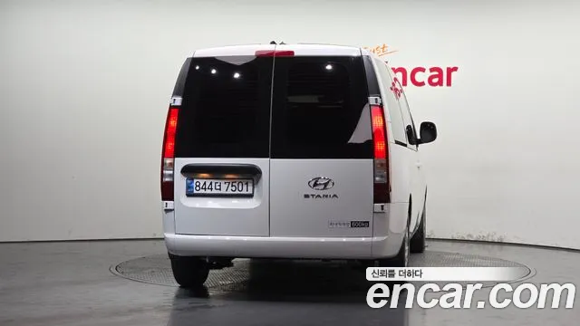 Hyundai Staria Staria L3.5 Карго 5 мест — Фото автомобиля 4