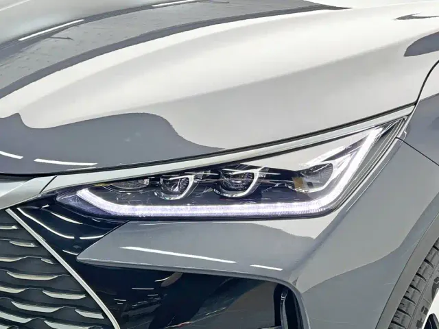 BYD Tang — Фото автомобиля 10