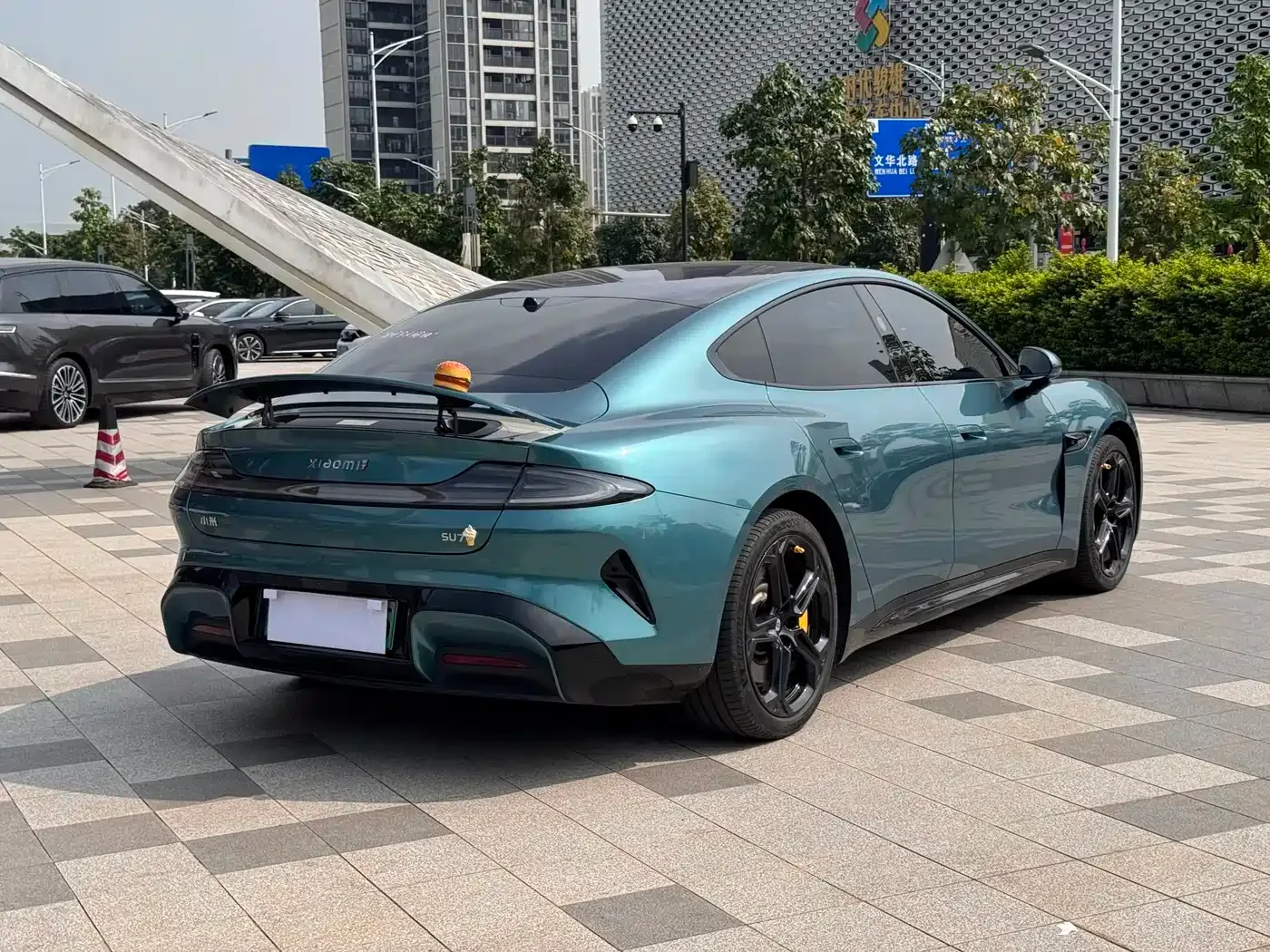 Xiaomi Auto Xiaomi SU7 2024 RWD Ultra Long Range Advanced Smart Driving Pro Edition — Фото автомобиля 4