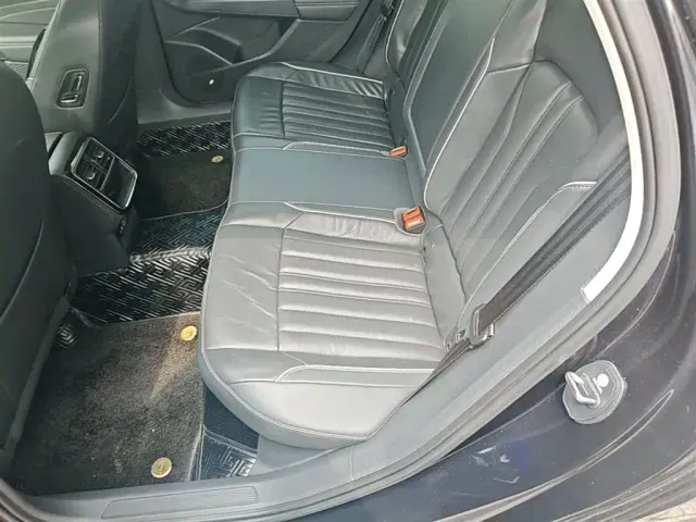 Volkswagen Passat — Фото автомобиля 16