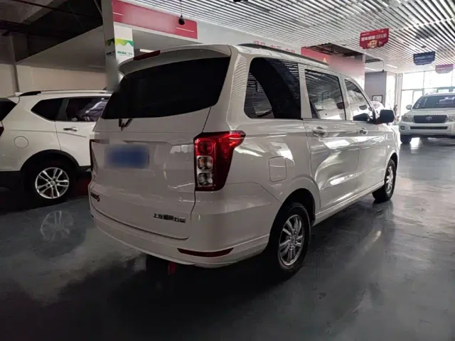 Wuling Hongguang — Фото автомобиля 6