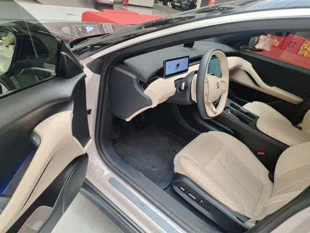 NIO NIO ET5 2024 75kWh — Фото автомобиля 15