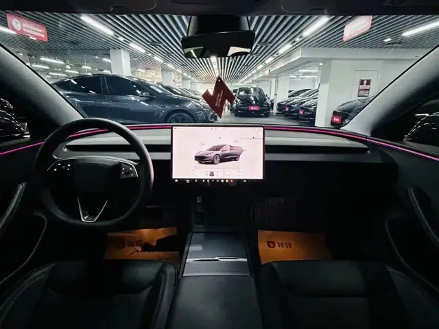 Tesla Model 3 — Фото автомобиля 8