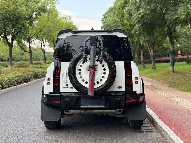Land Rover Defender — Фото автомобиля 5