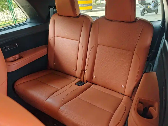 Li Auto L9 — Фото автомобиля 8