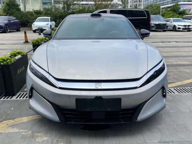 BYD Han L — Фото автомобиля 2