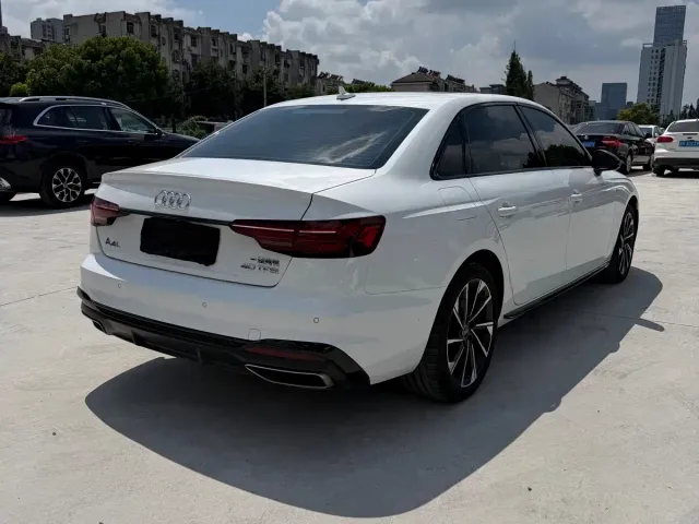 Audi A4L — Фото автомобиля 16