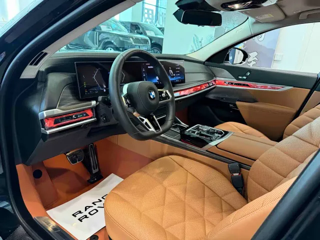 BMW 7 Series — Фото автомобиля 7