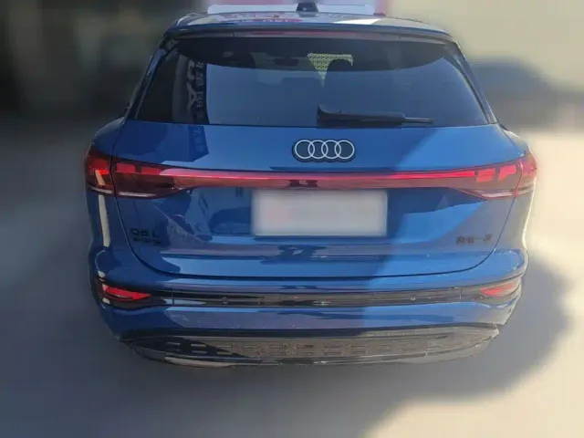 Audi Q6L e-tron — Фото автомобиля 7