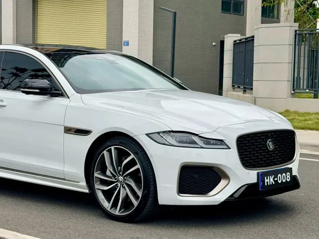 Jaguar XFL — Фото автомобиля 8