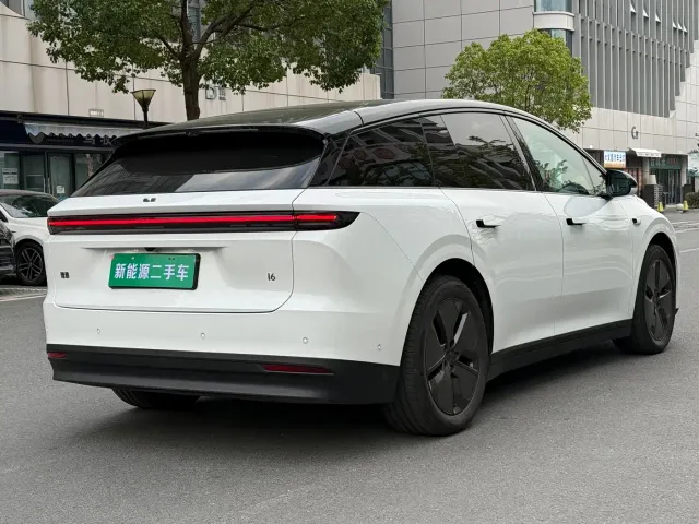 Li Auto i6 — Фото автомобиля 4