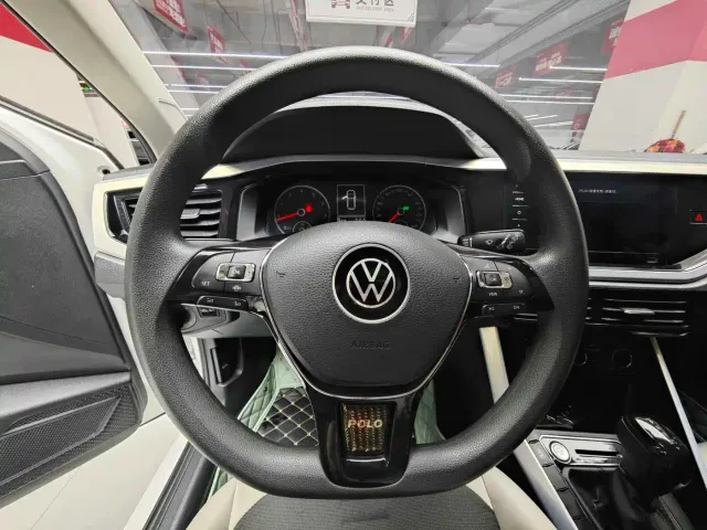 Volkswagen Polo — Фото автомобиля 9