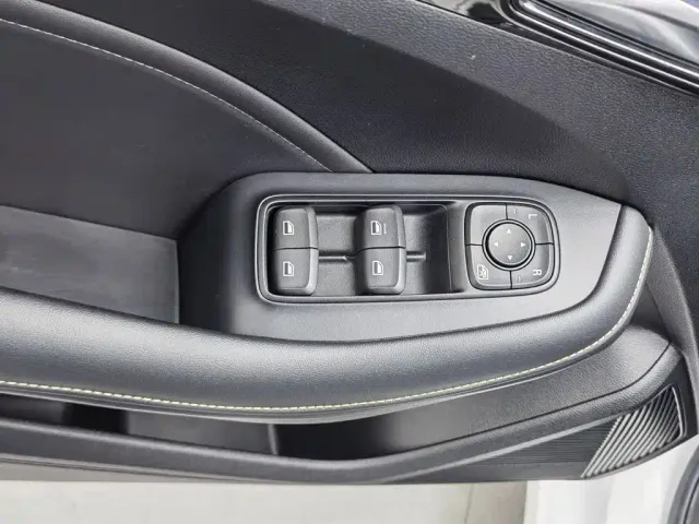 Roewe i5 — Фото автомобиля 9