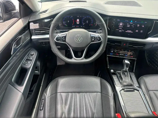 Volkswagen Passat — Фото автомобиля 13