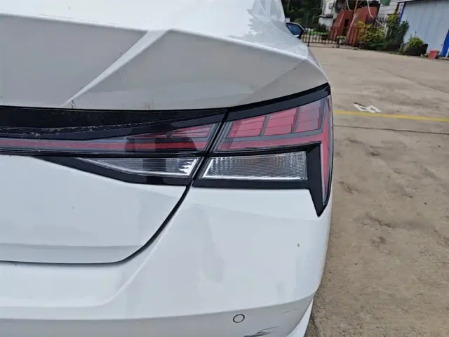 Hyundai Elantra — Фото автомобиля 7