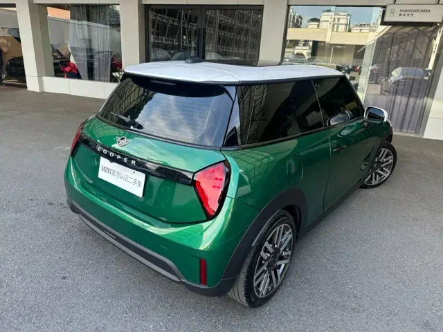 MINI Hatch — Фото автомобиля 2