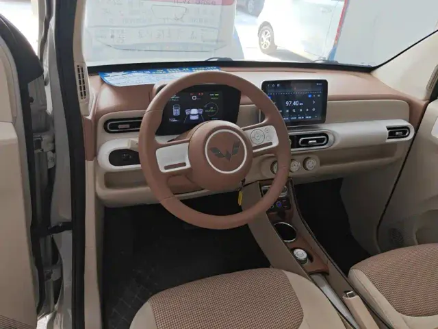 Wuling Hongguang Mini EV — Фото автомобиля 12