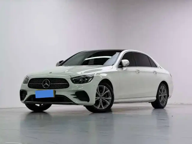 Фотография автомобиля — Mercedes-Benz E-Class