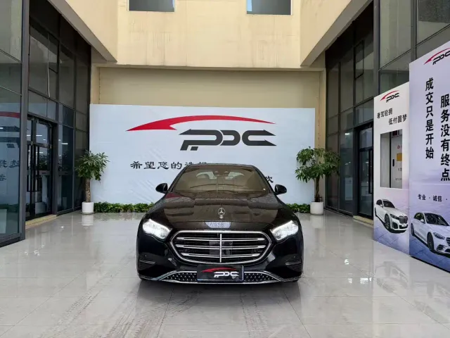 Mercedes-Benz E-Class — Фото автомобиля 2