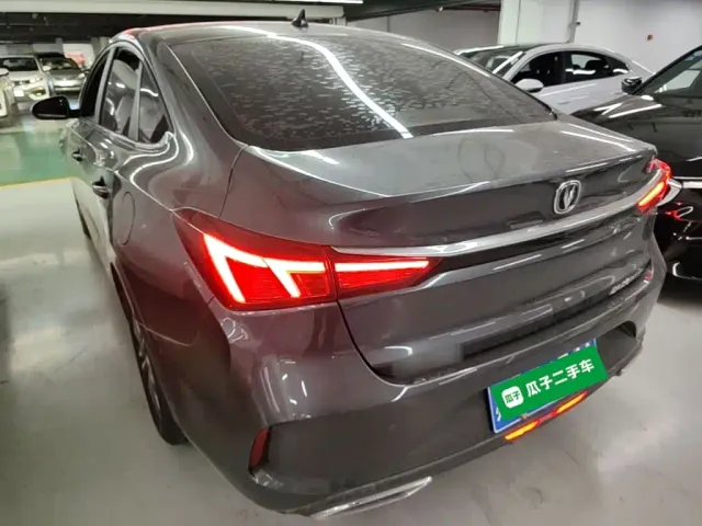 Changan Eado — Фото автомобиля 4